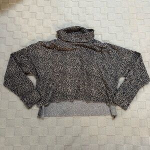 American Eagle Leopard Animal Print Turtleneck Waffle Knit Sweater Women’s Large
